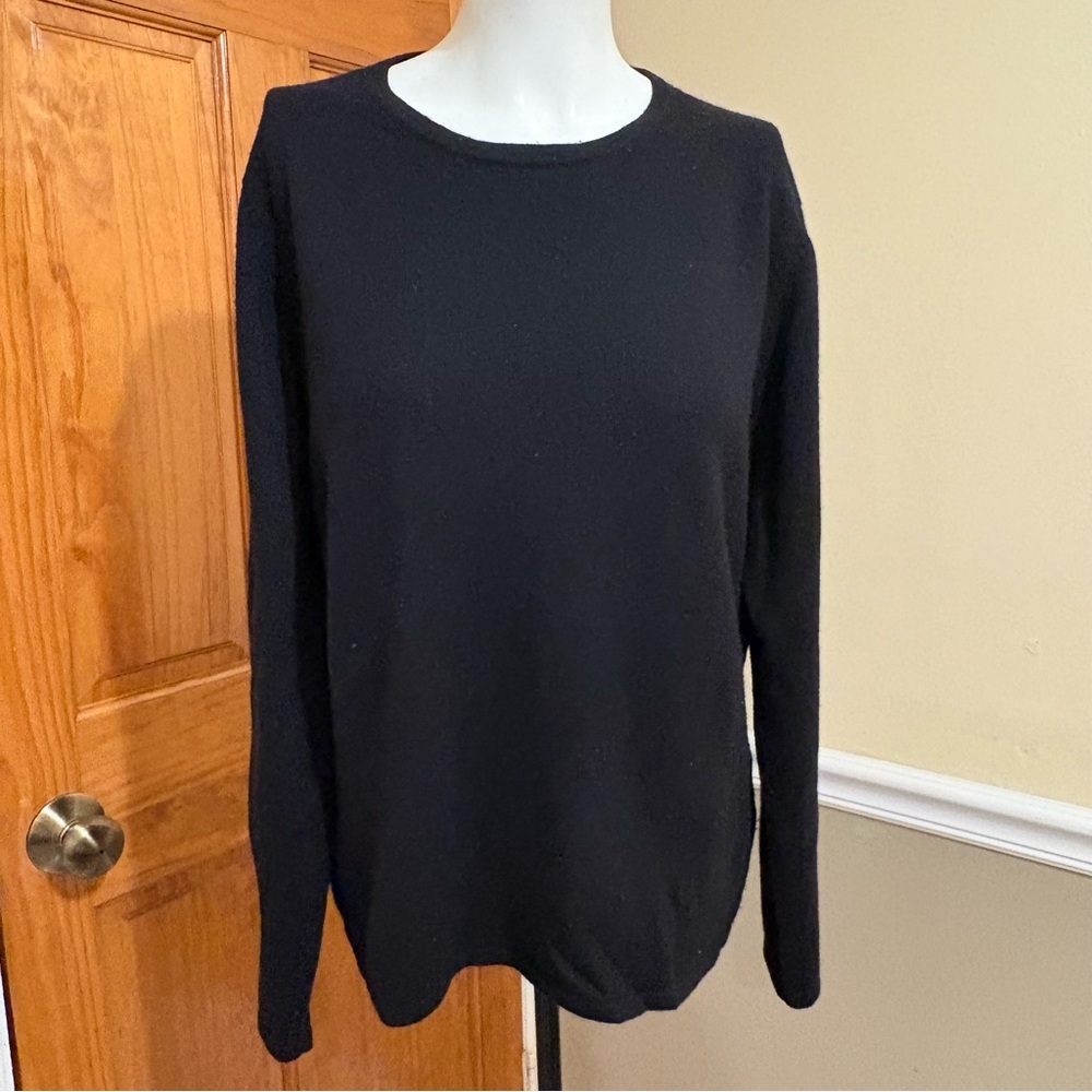 Queen of Scots Cashmere Classic Black Crew Neck Women's Sweater Sz.L